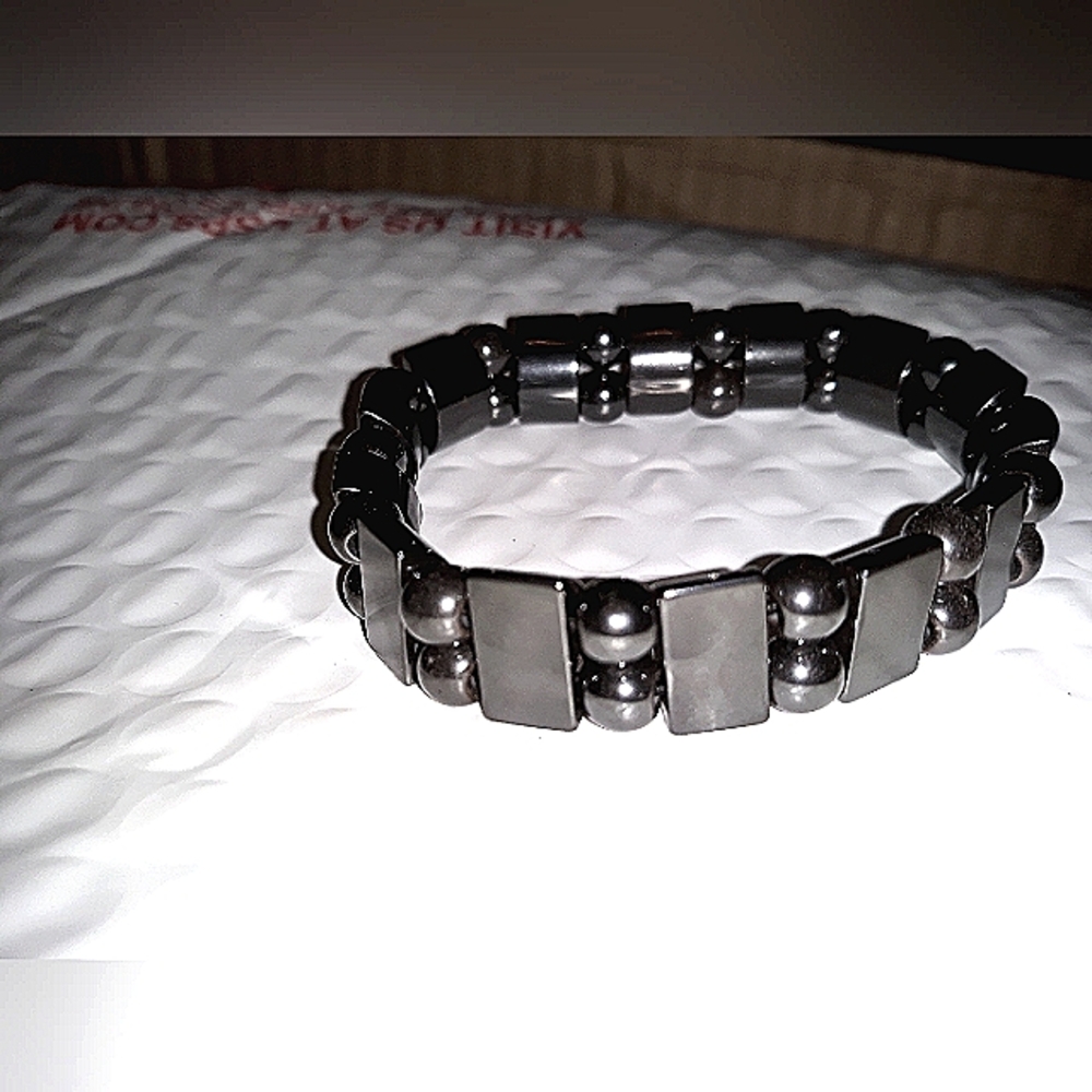 Men's Bracelet Hemitite Gray Black Adjustable One Size fits most. NEW